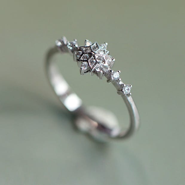 Sleek Grace Ring (Adjustable)
