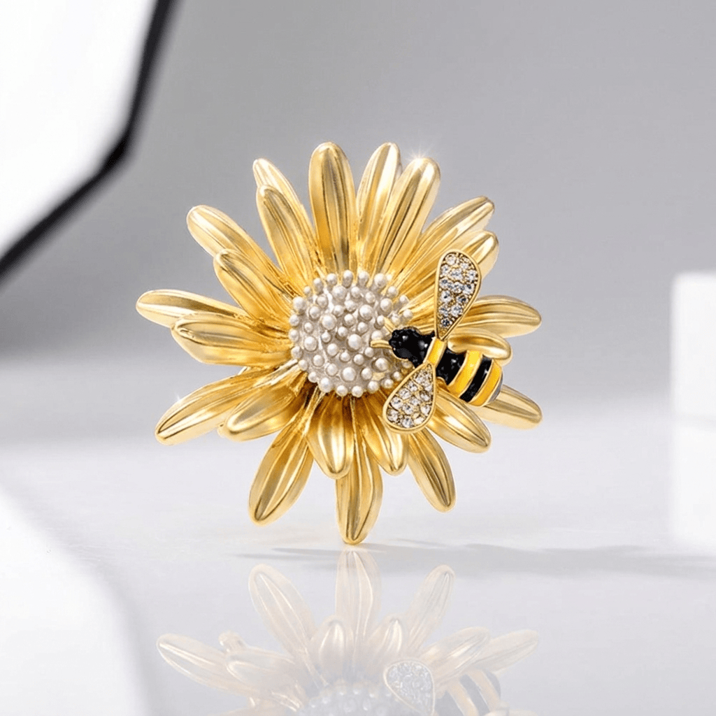 Daisy Bee Brooch