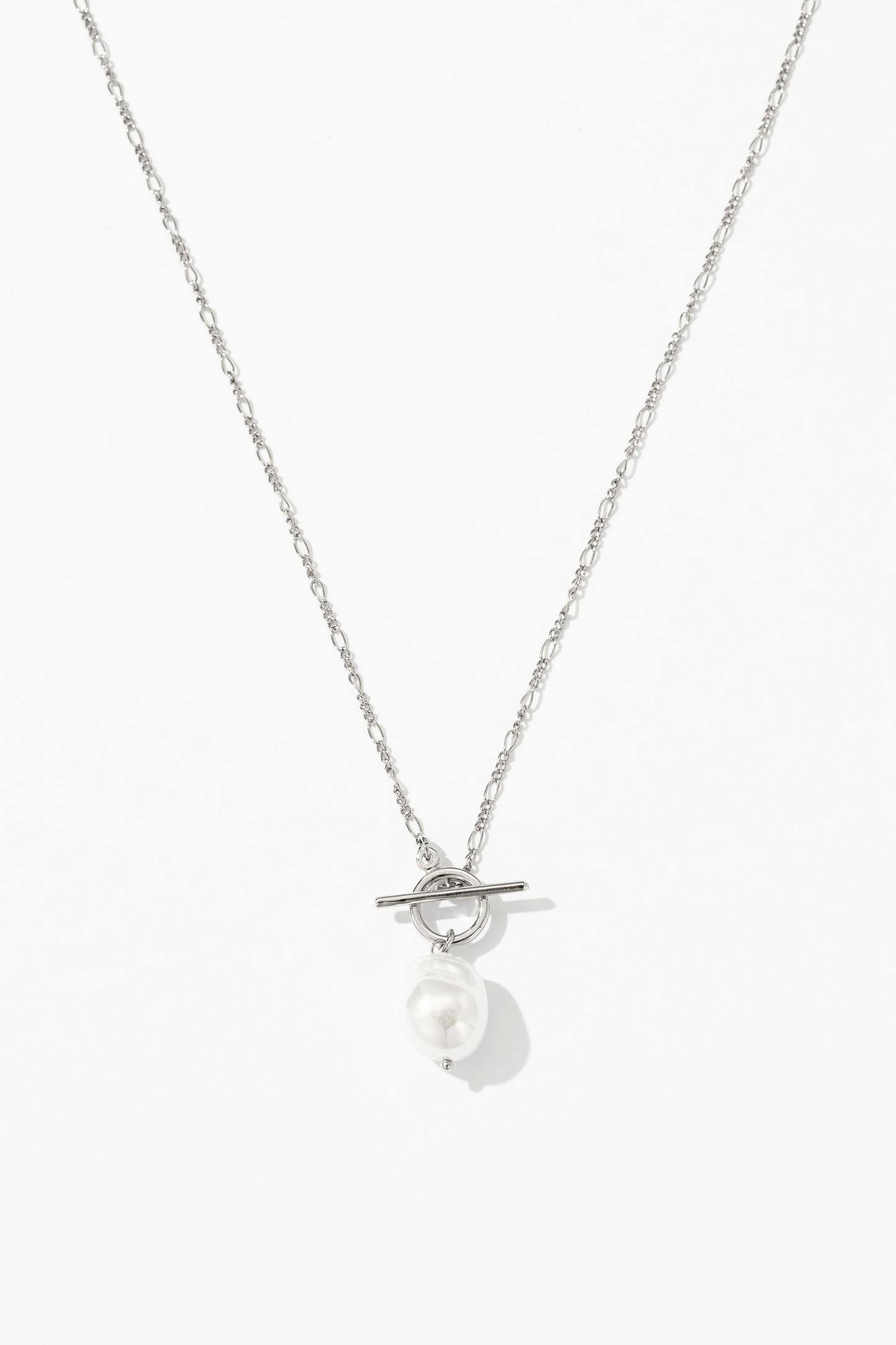 Elegant Golden Pearl Necklace