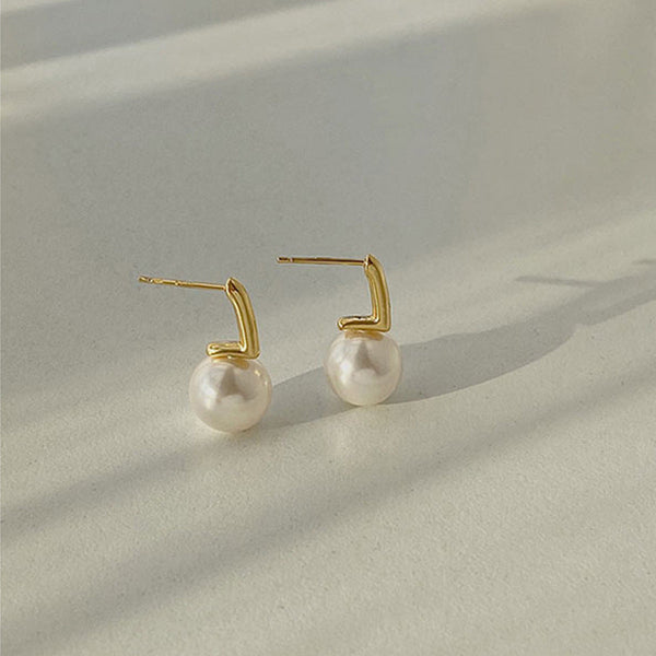 Classic Pearl Drop Earrings