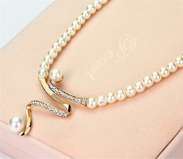 Exclusive Natural Pearl Necklace and Earring Set