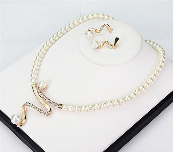 Exclusive Natural Pearl Necklace and Earring Set