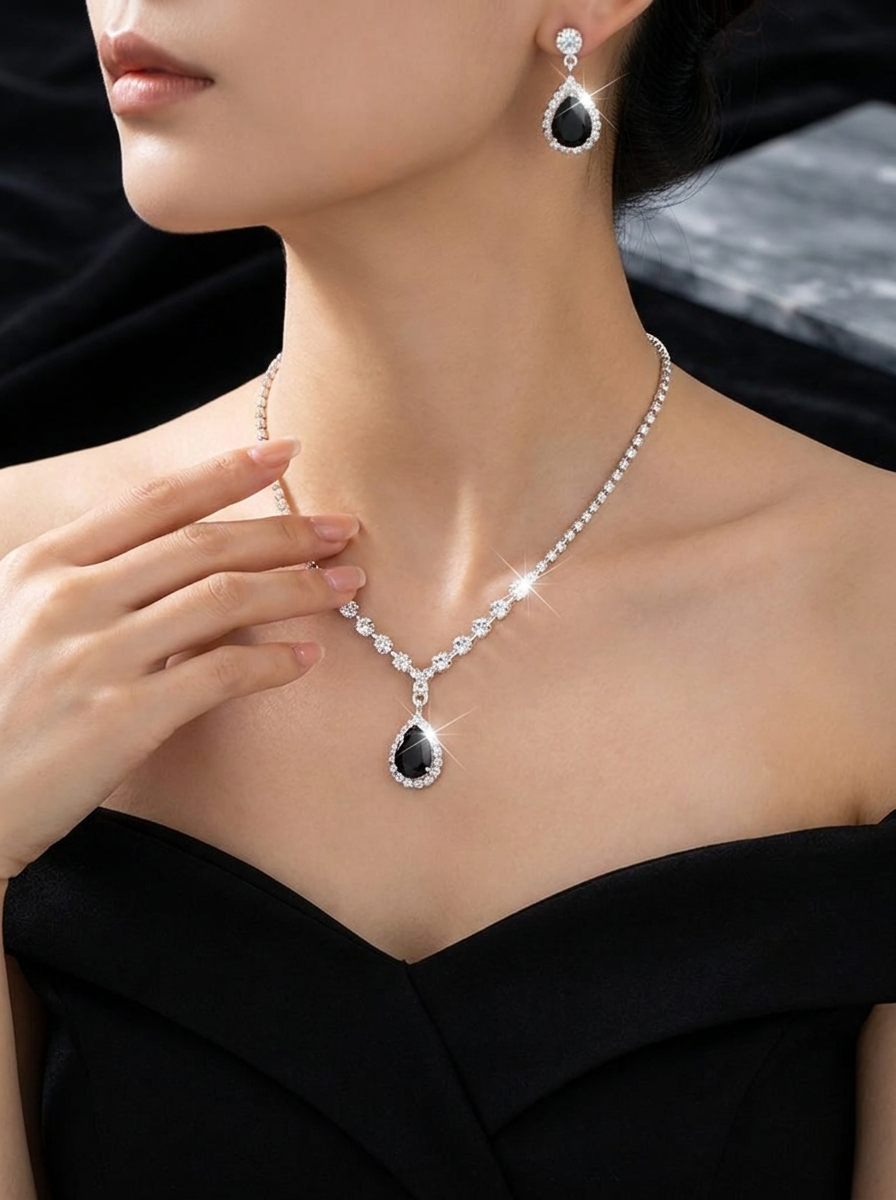 Elegant Silver Plated Radiant Necklace Set