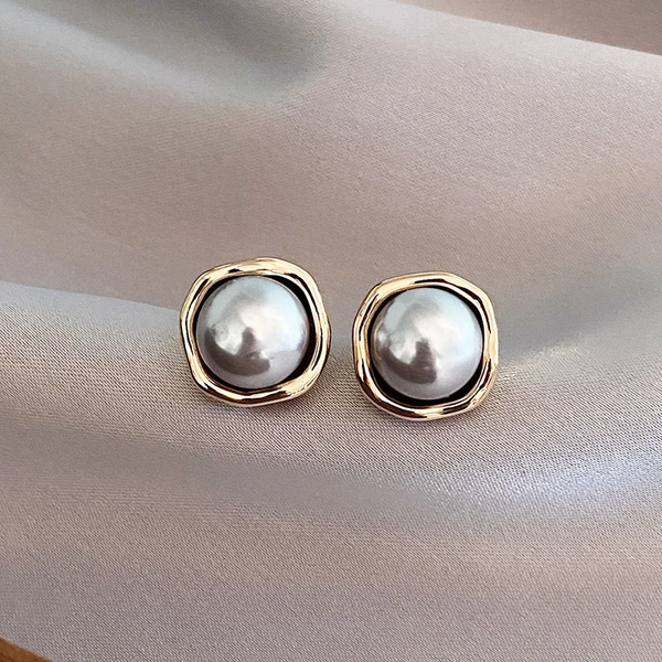 Elegant Timeless Pearl Earrings