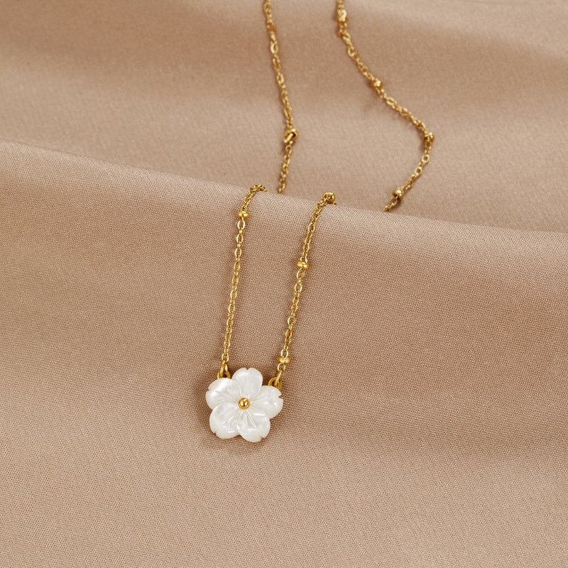 Greatness Blossom Flower Necklace